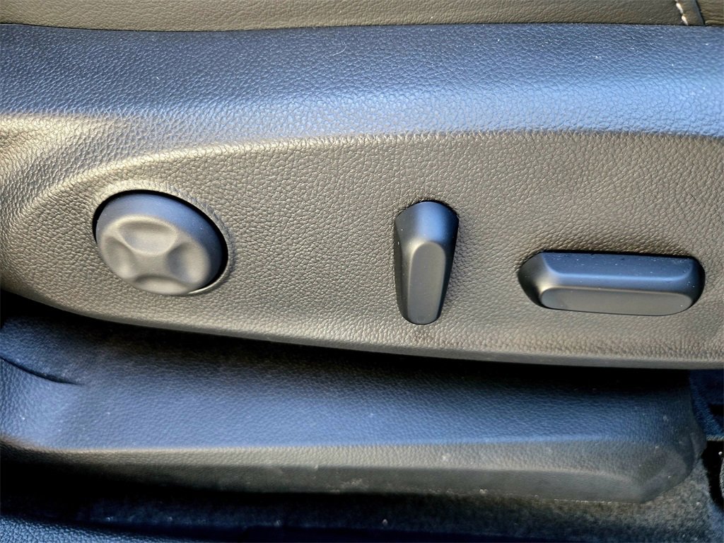 Used 2020 Buick Envision Essence image 28