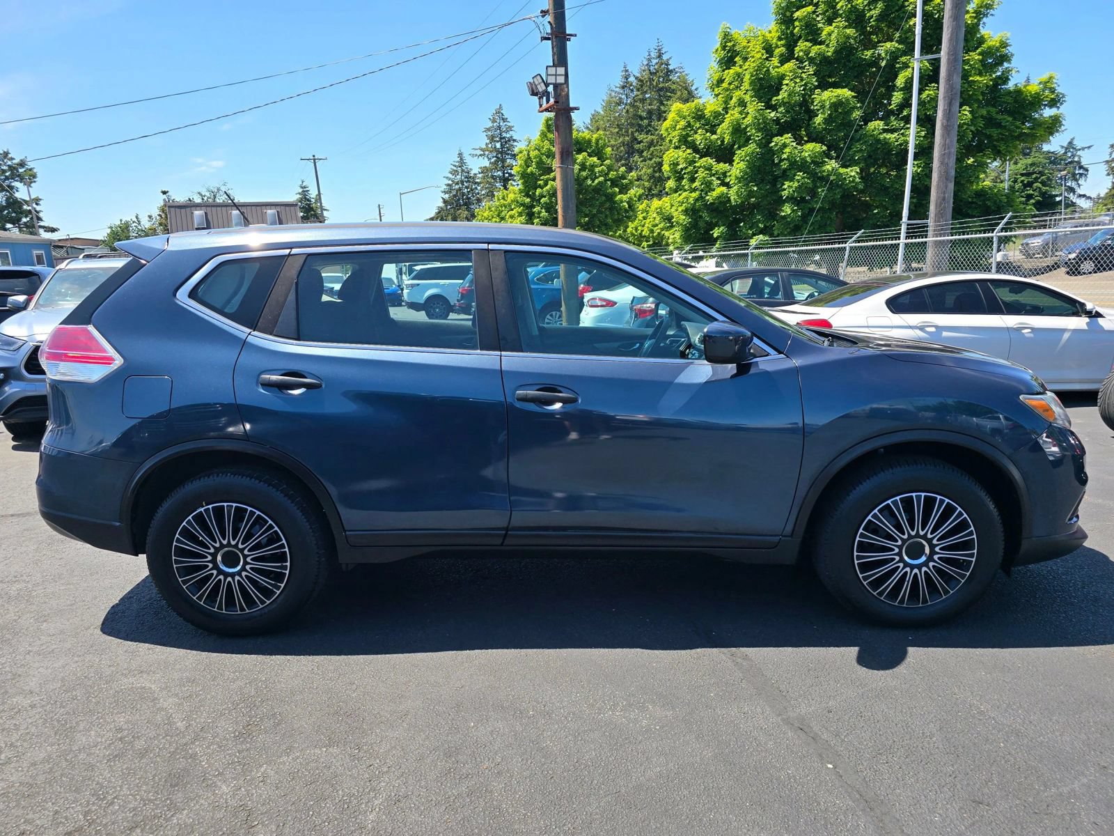 Used 2016 Nissan Rogue S FWD image 6