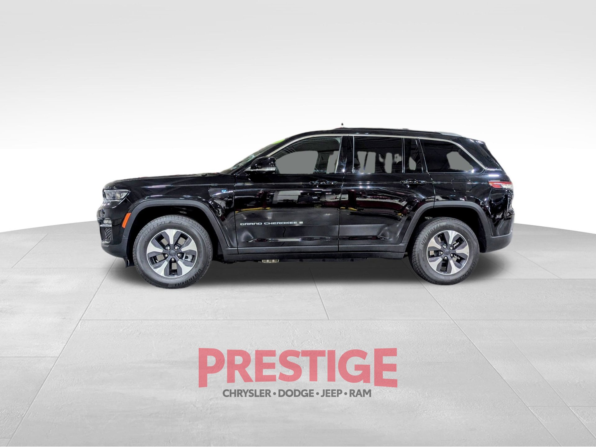 Used 2024 Jeep Grand Cherokee Limited 4xe AWD/4WD image 11