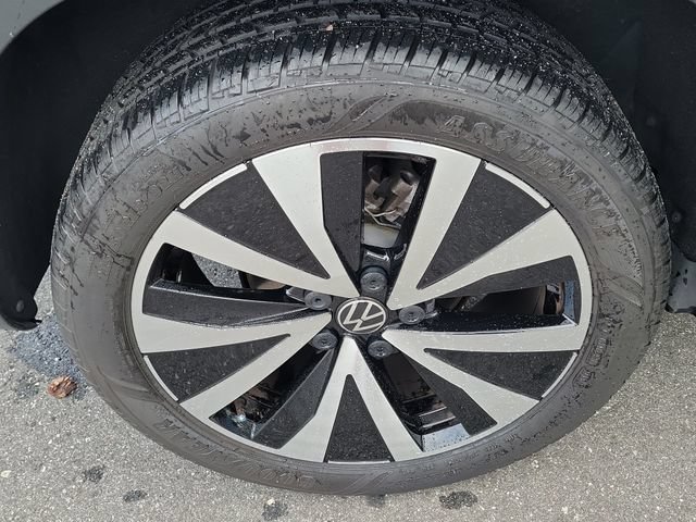 Certified 2023 Volkswagen Taos SE FWD image 5