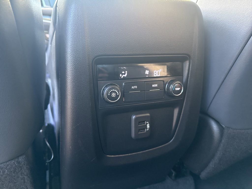 Used 2021 Buick Enclave Essence image 26