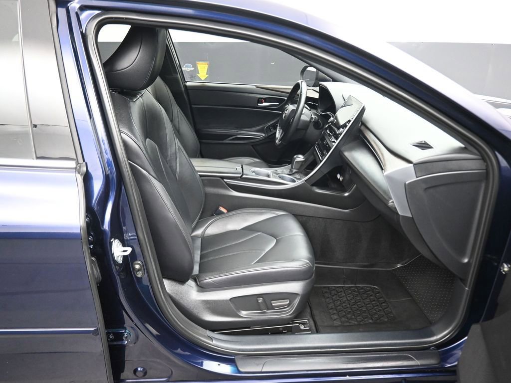 Used 2022 Toyota Avalon XLE w/ Moonroof Package image 41