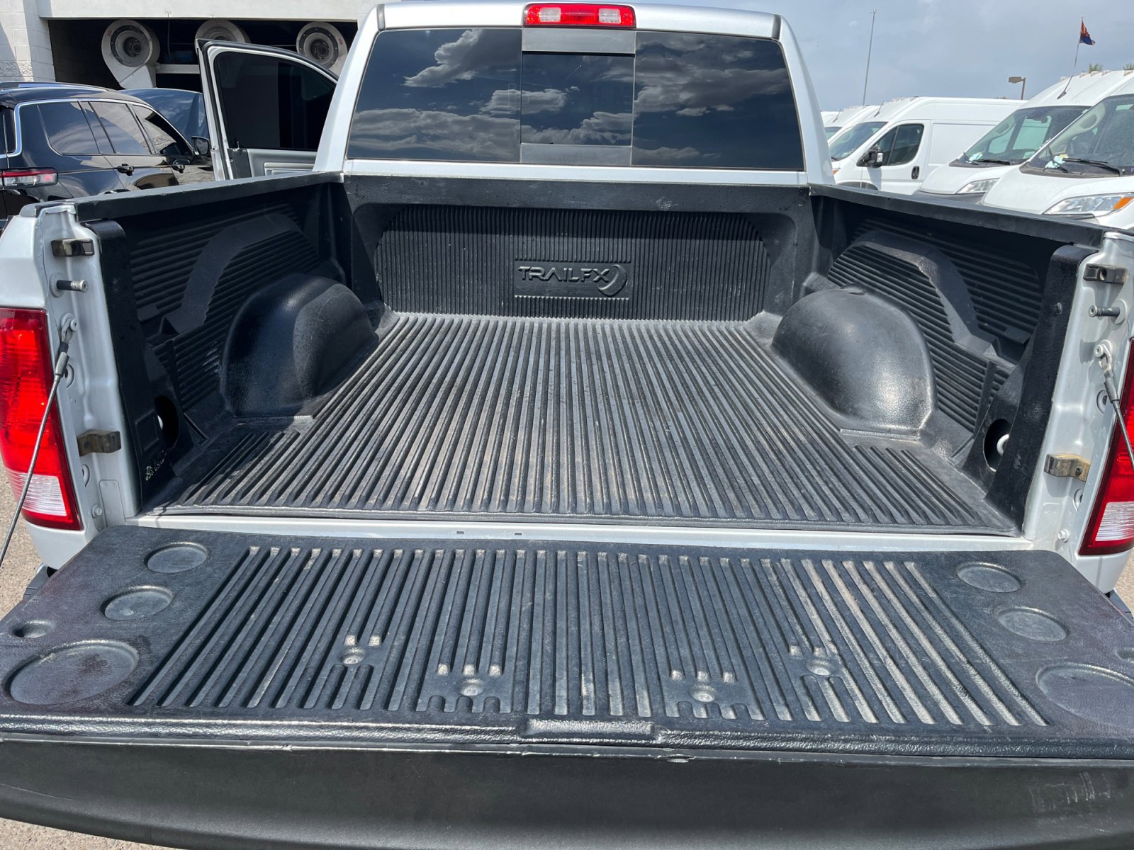 Used 2019 RAM 1500 Classic SLT image 28