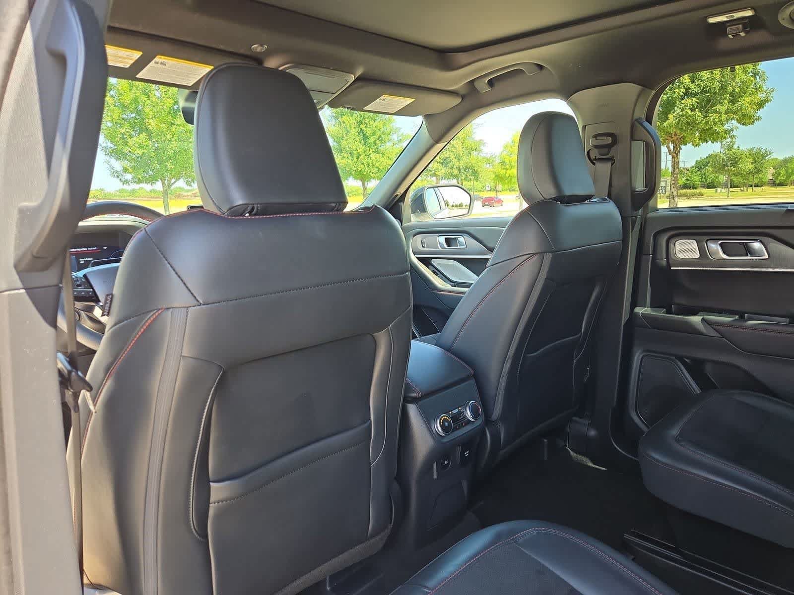 Used 2025 Ford Explorer ST AWD/4WD image 17