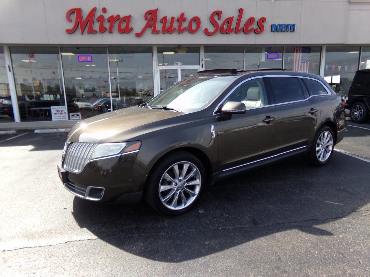 Used 2011 Lincoln MKT AWD w/ Elite Pkg image 1