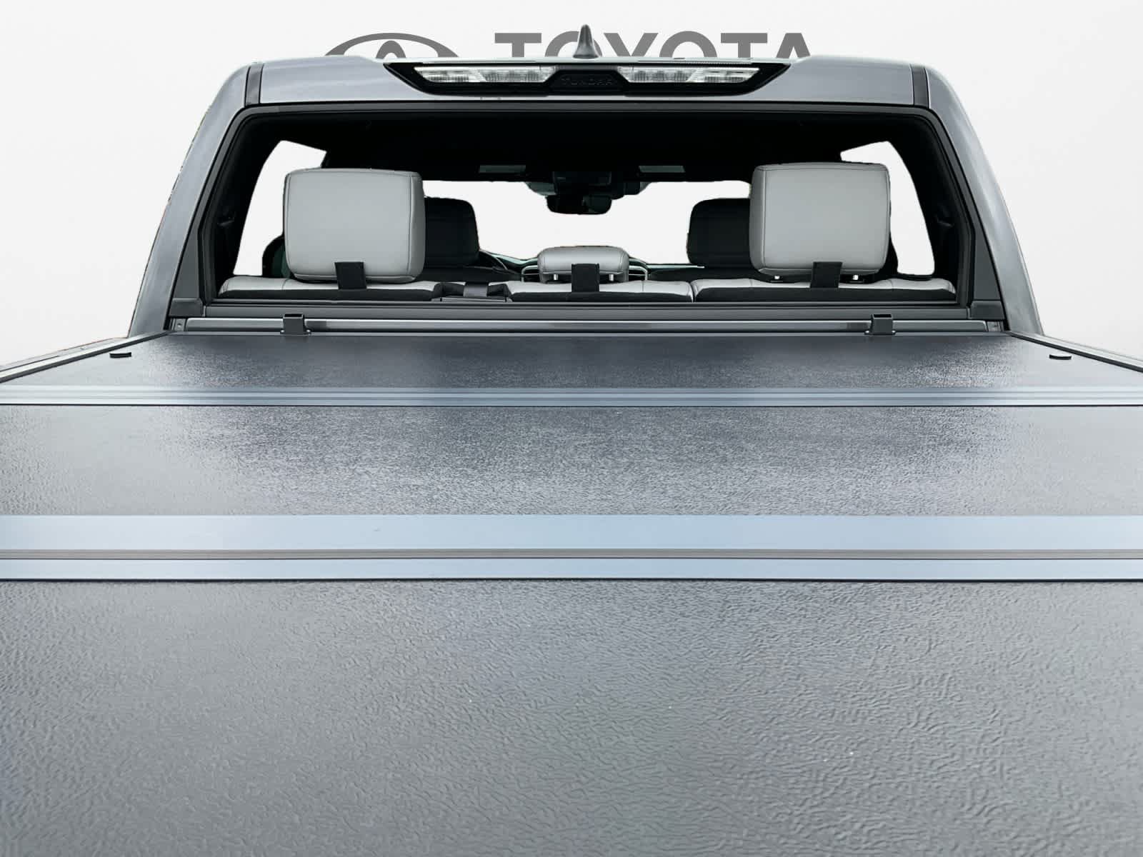 Used 2025 Toyota Tundra Limited AWD/4WD image 25