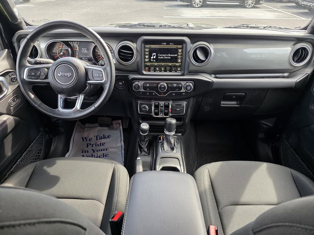 Used 2022 Jeep Wrangler Unlimited Sahara AWD/4WD image 26