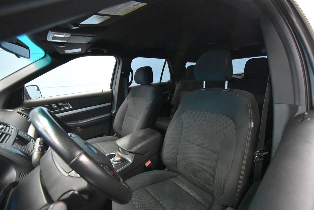 Used 2017 Ford Explorer XLT AWD/4WD image 24