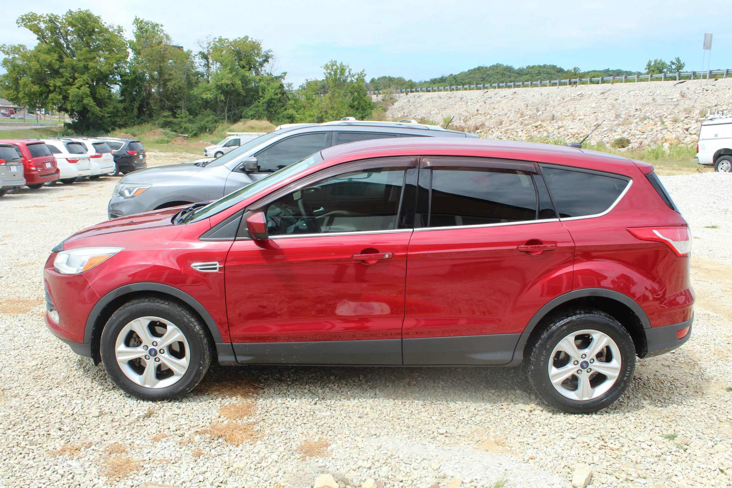 Used 2013 Ford Escape SE image 2