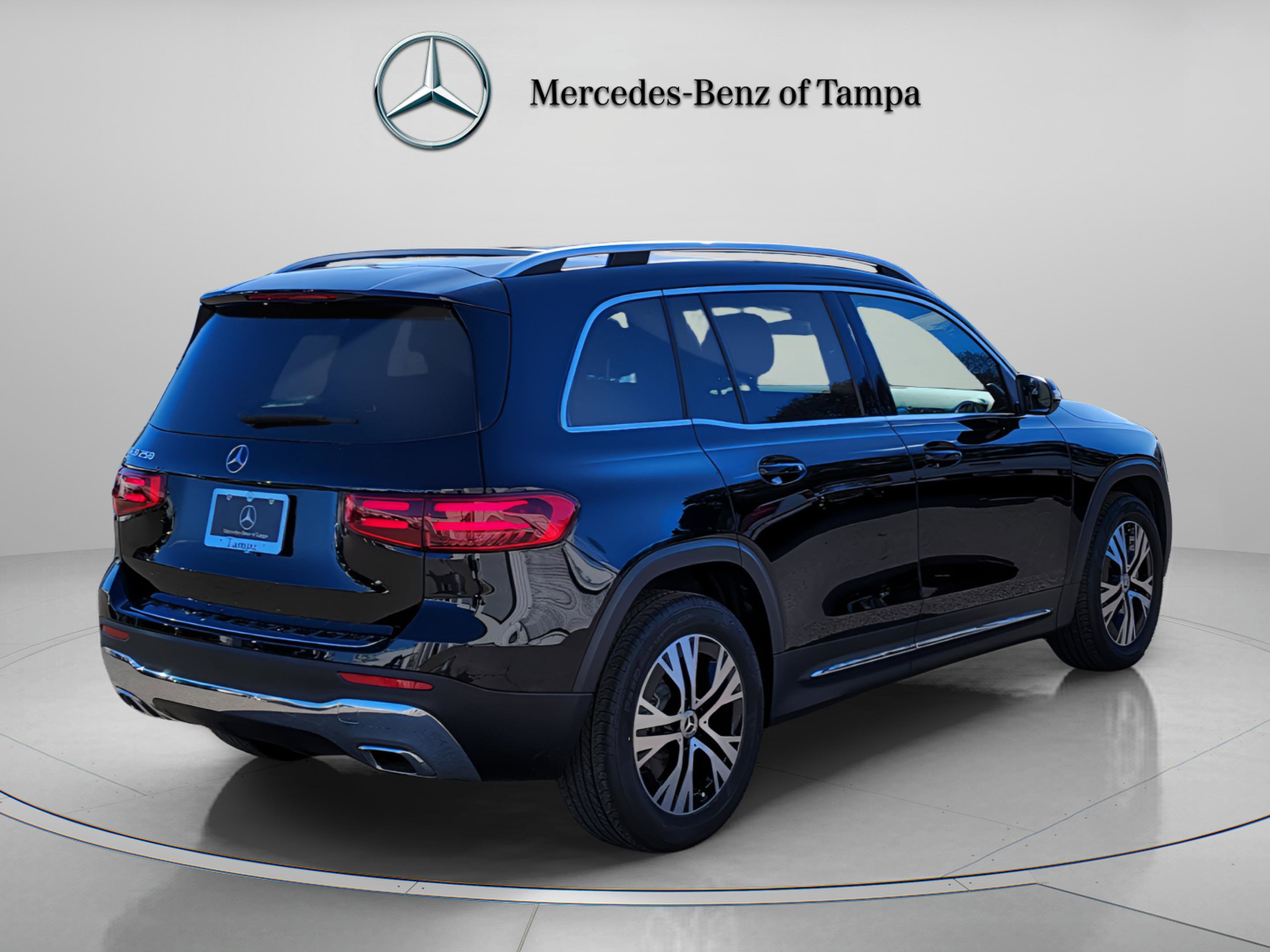 Used 2026 Mercedes-Benz GLB 250 image 4