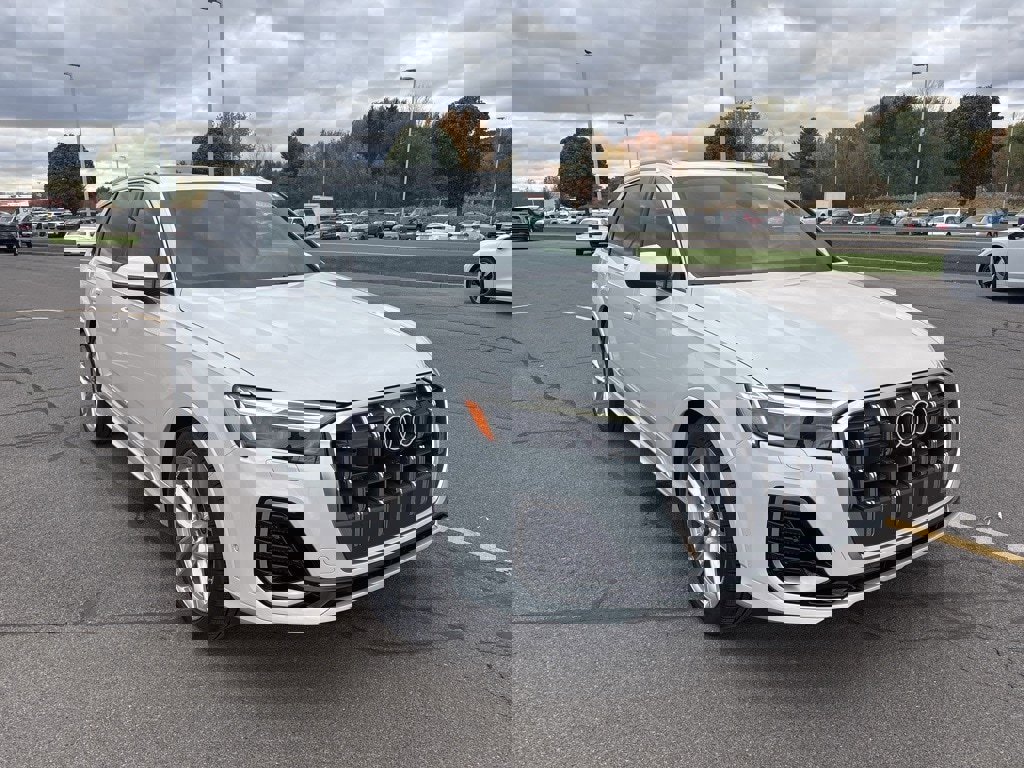 New 2025 Audi Q7 3.0T Premium Plus