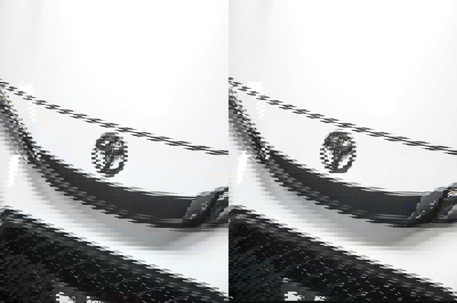 Certified 2025 Toyota Corolla SE w/ Convenience Package image 6