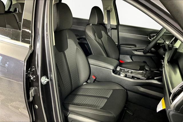 Certified 2026 Kia Sorento LX FWD image 12