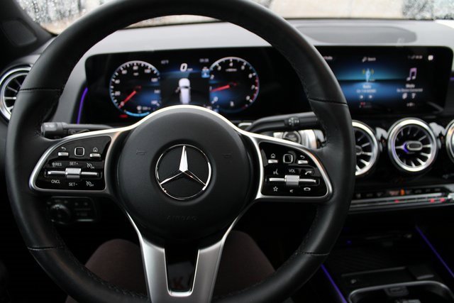 Used 2023 Mercedes-Benz GLB 250 4MATIC image 22