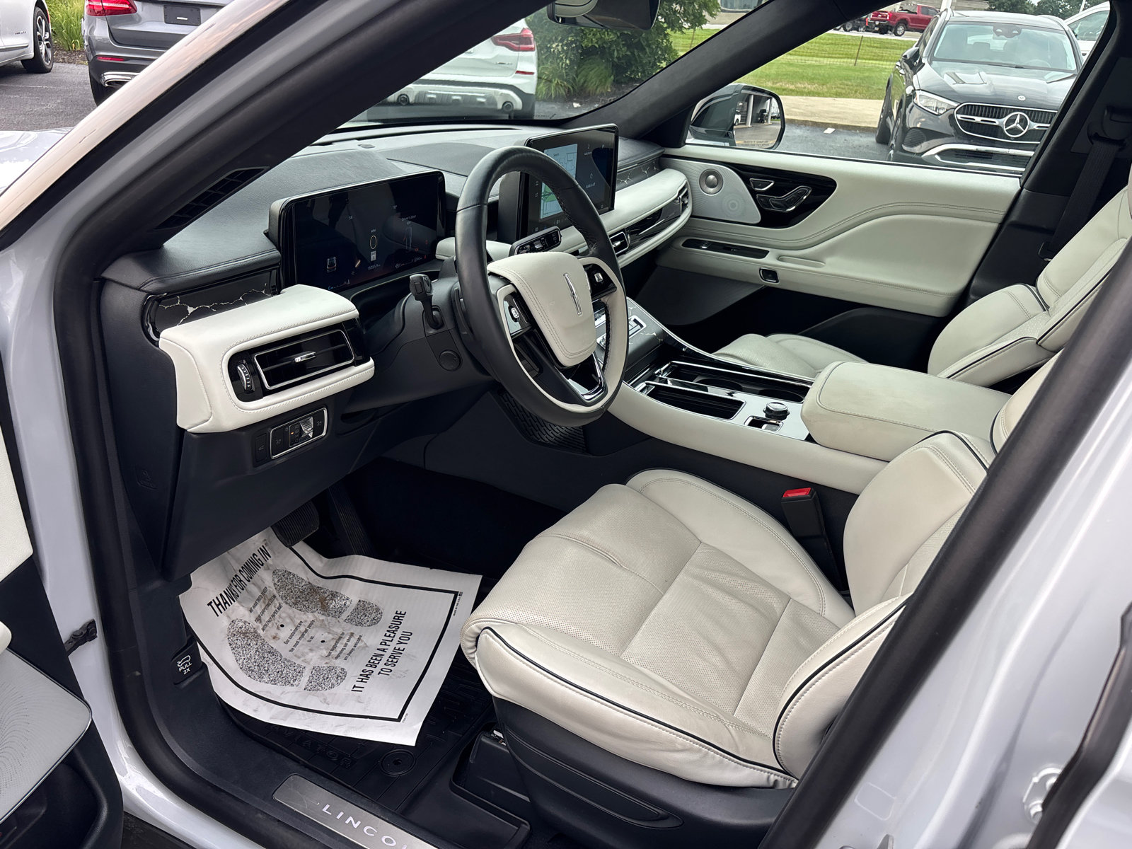 Certified 2025 Lincoln Aviator Black Label AWD/4WD image 24