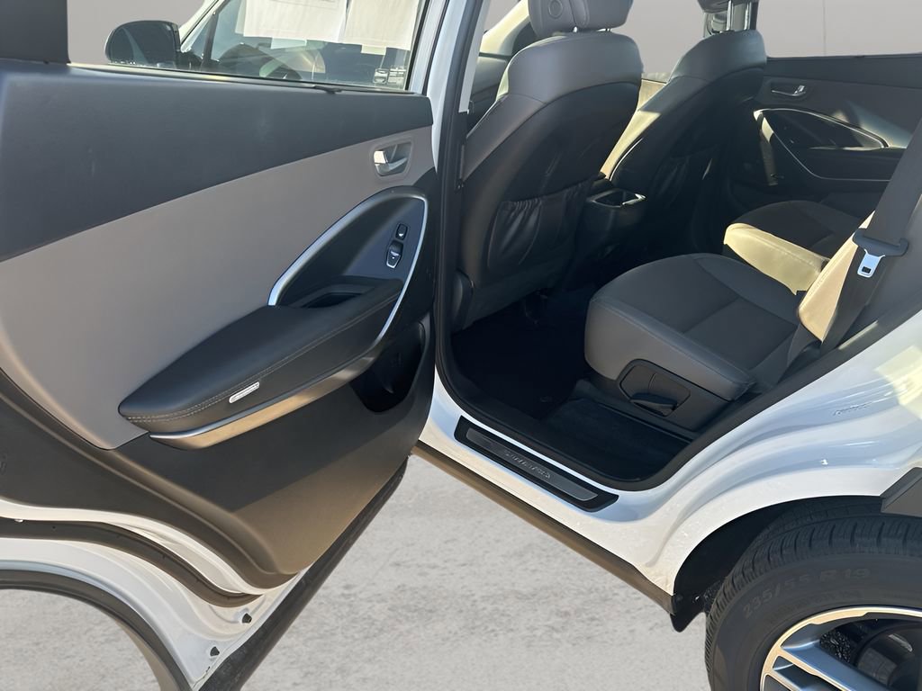 Used 2019 Hyundai Santa Fe XL FWD image 12