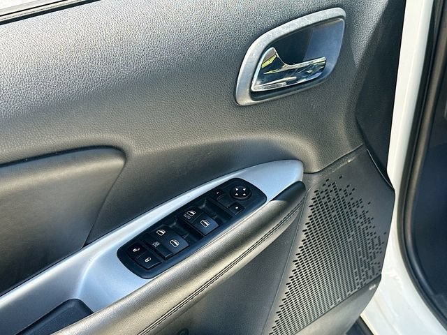 Used 2019 Dodge Journey SE FWD image 17
