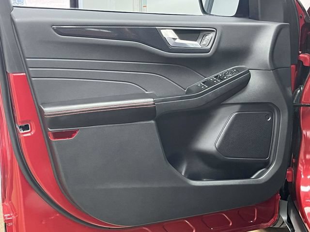 Used 2025 Ford Escape ST-Line w/ Equipment Group 301A FWD image 17