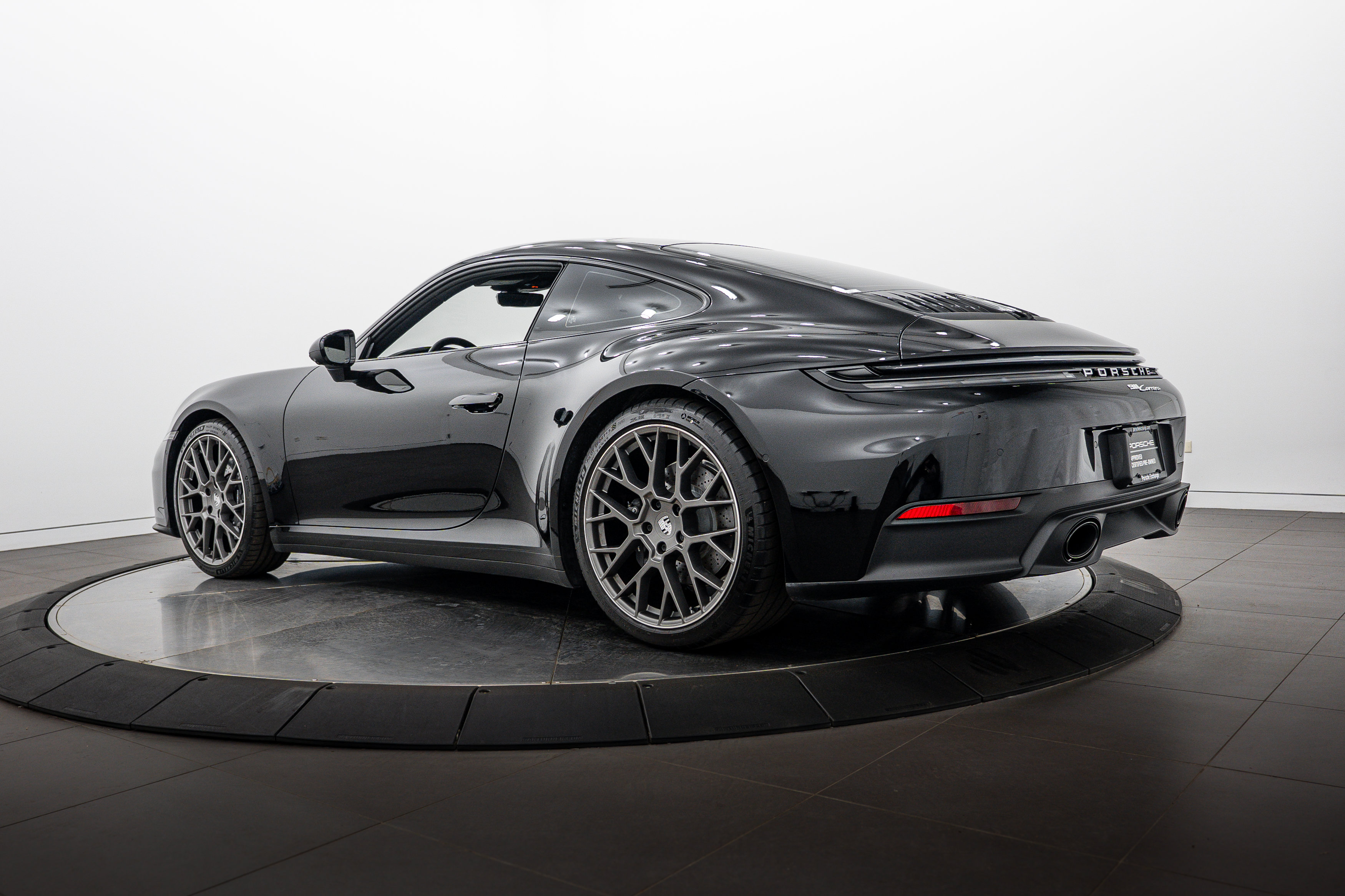 Certified 2025 Porsche 911 Carrera w/ Premium Package RWD image 3