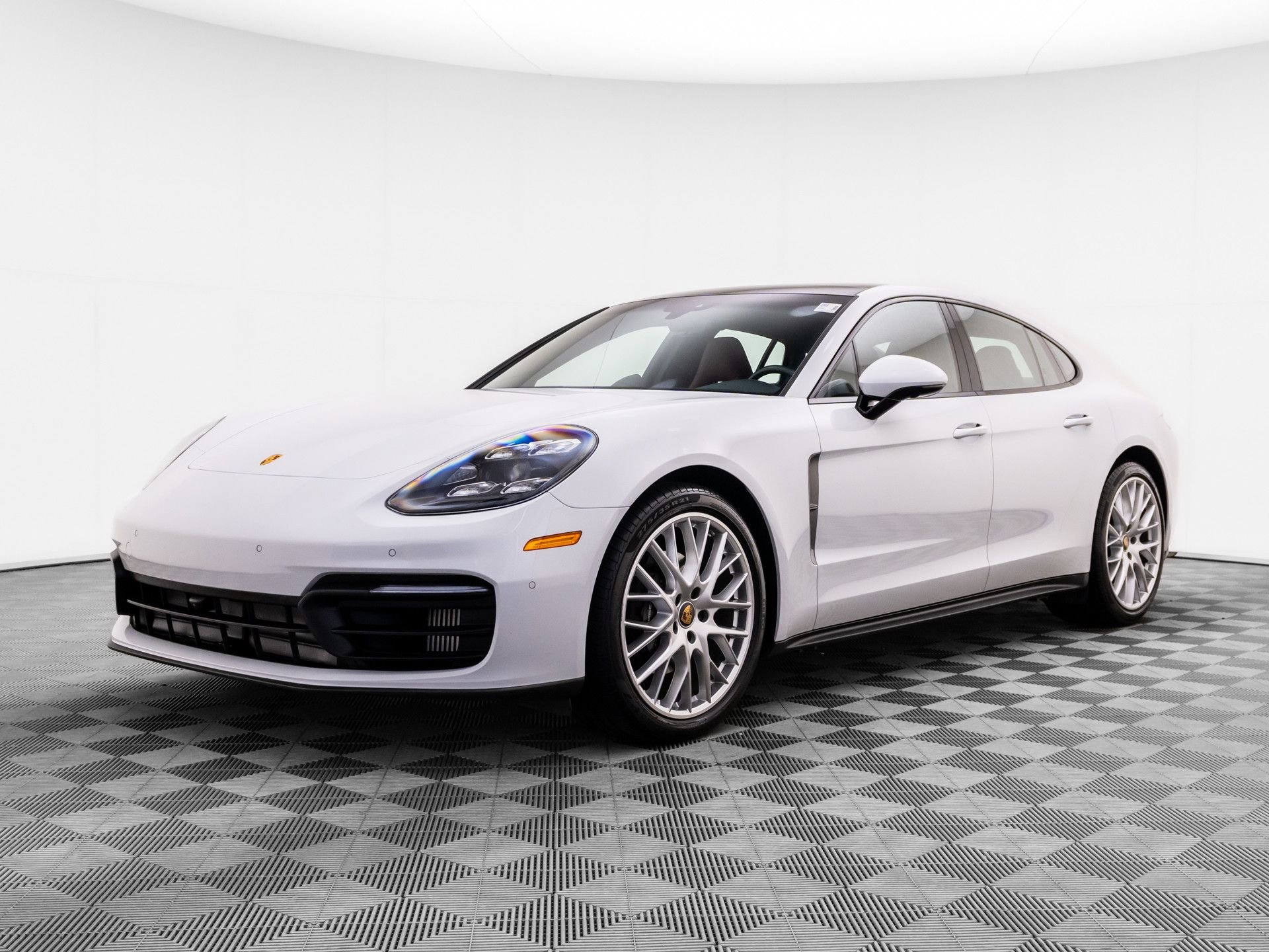 Certified 2022 Porsche Panamera 4 Platinum Edition AWD/4WD image 1