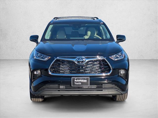 New 2025 Toyota Highlander Limited image 6