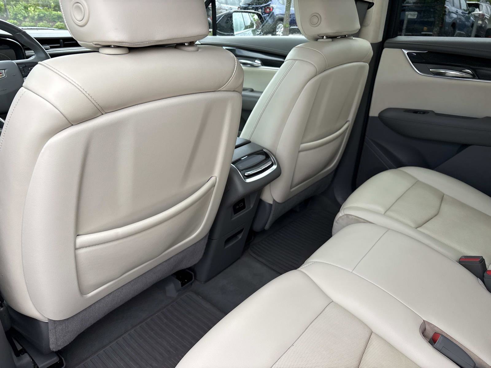Used 2021 Cadillac XT6 Premium Luxury AWD/4WD image 29