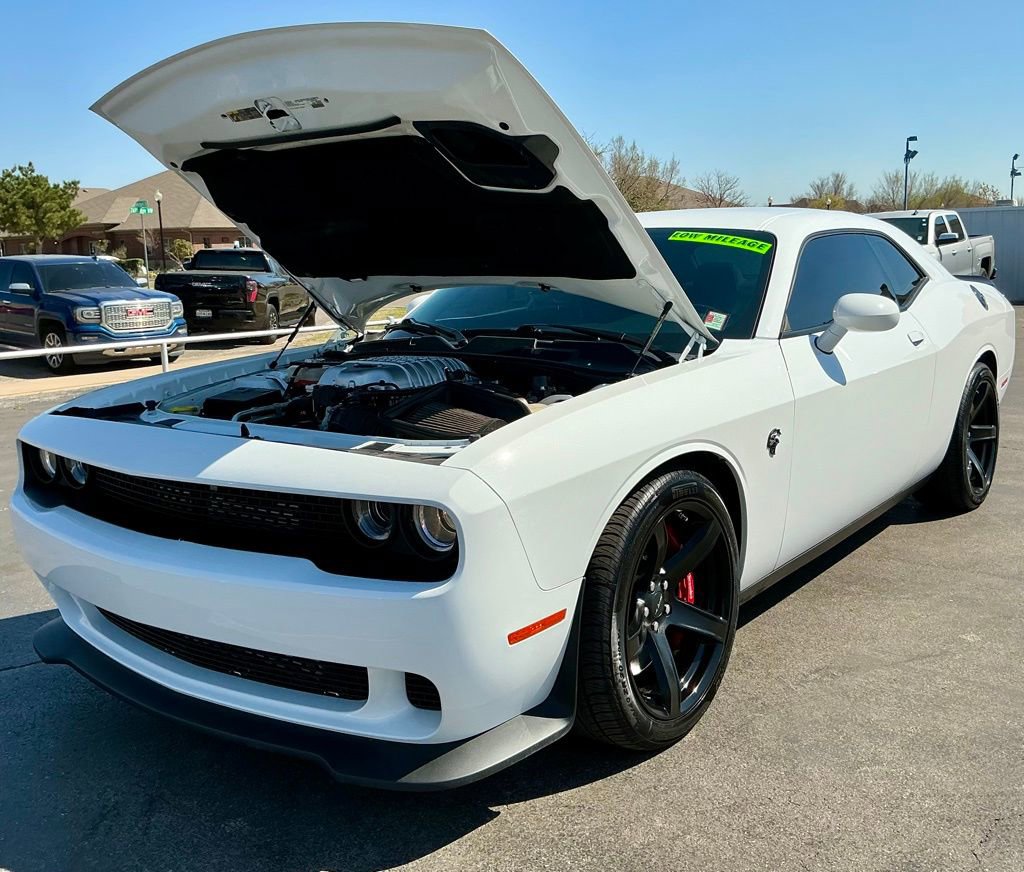 Used 2019 Dodge Challenger SRT Hellcat Redeye image 2