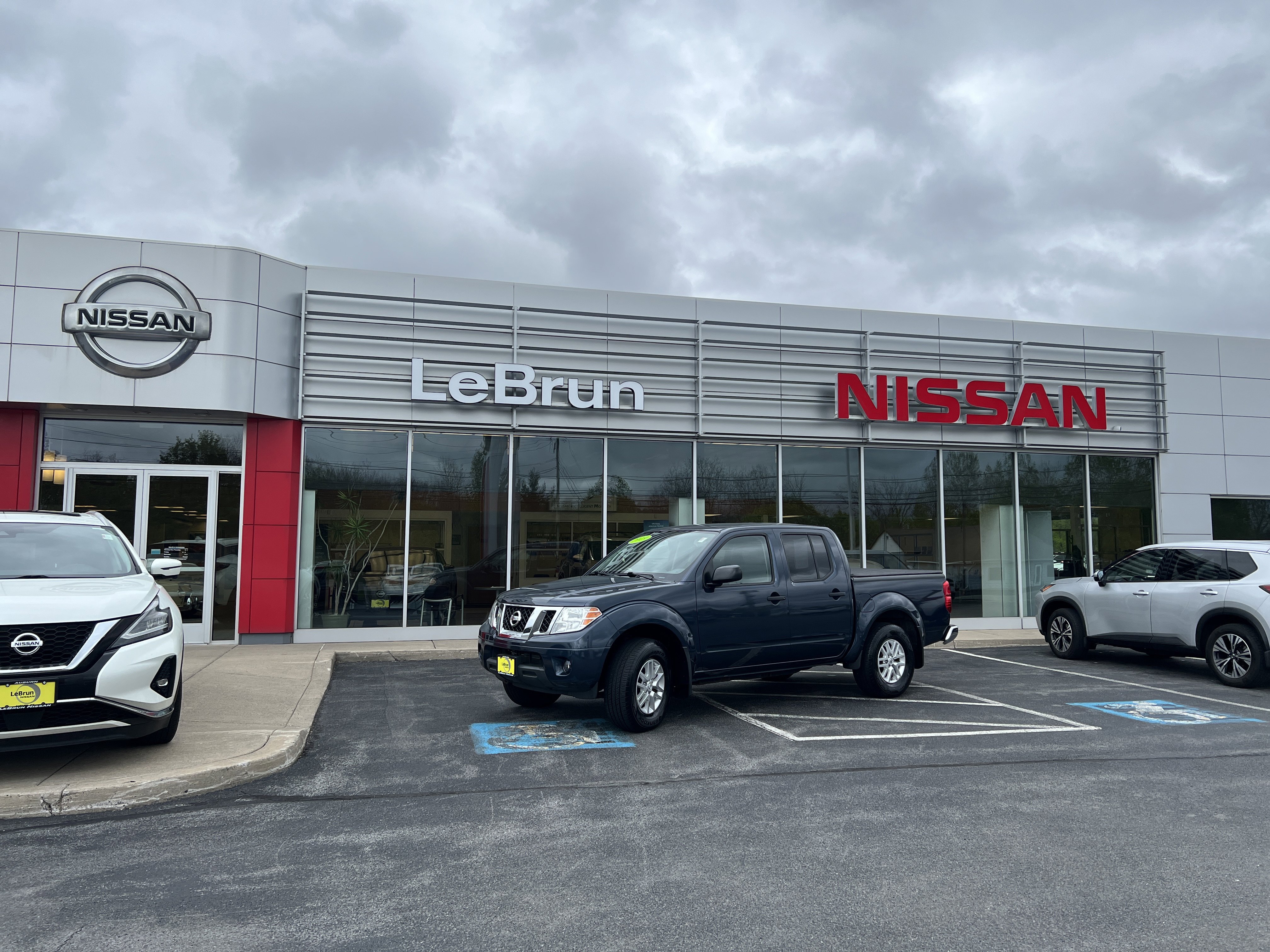 Used 2019 Nissan Frontier SV AWD/4WD image 1