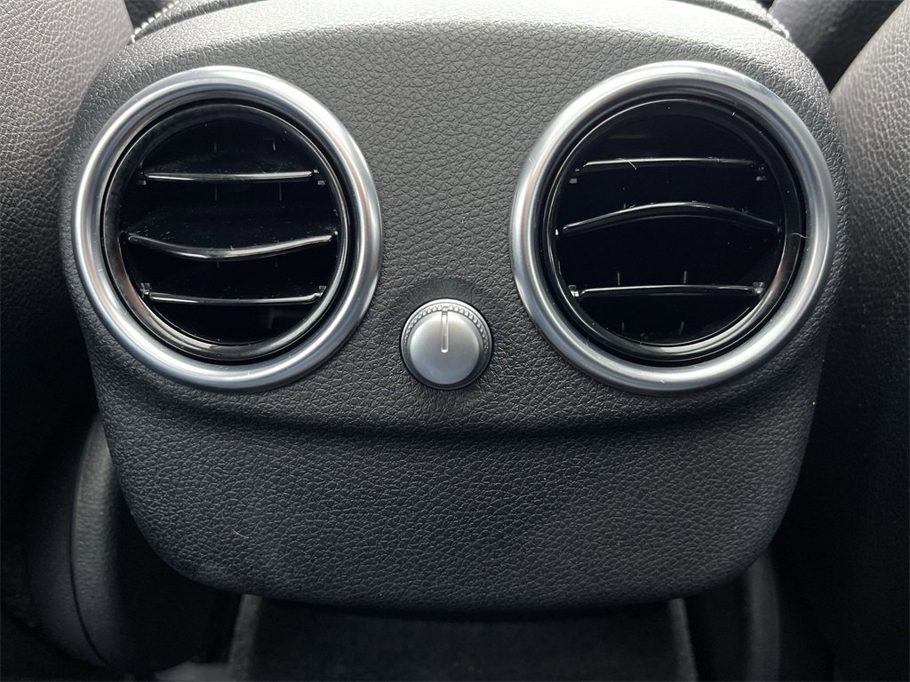 Used 2015 Mercedes-Benz C 300 Sedan image 21