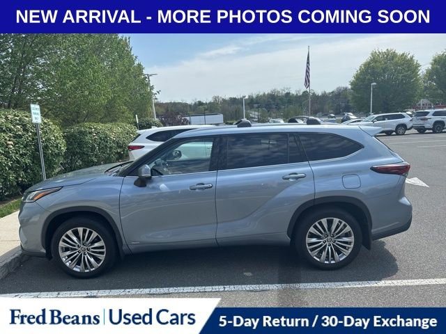 Used 2024 Toyota Highlander Platinum AWD/4WD image 7
