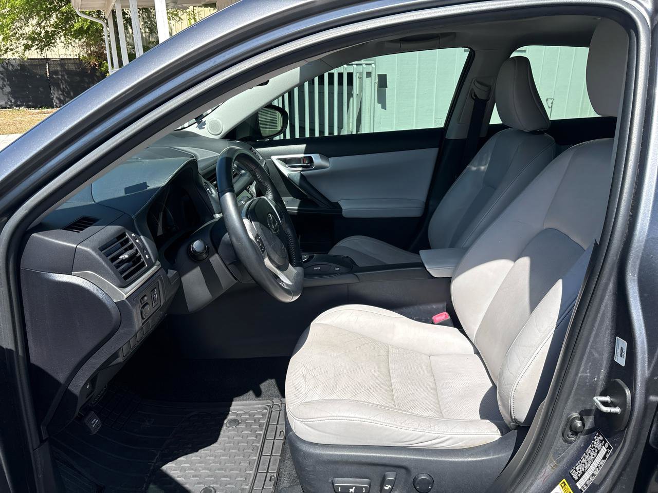 Used 2012 Lexus CT 200h Premium w/ Leather Pkg FWD image 9