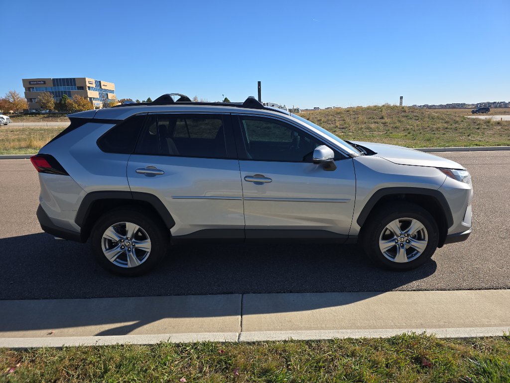 Used 2022 Toyota RAV4 XLE image 6