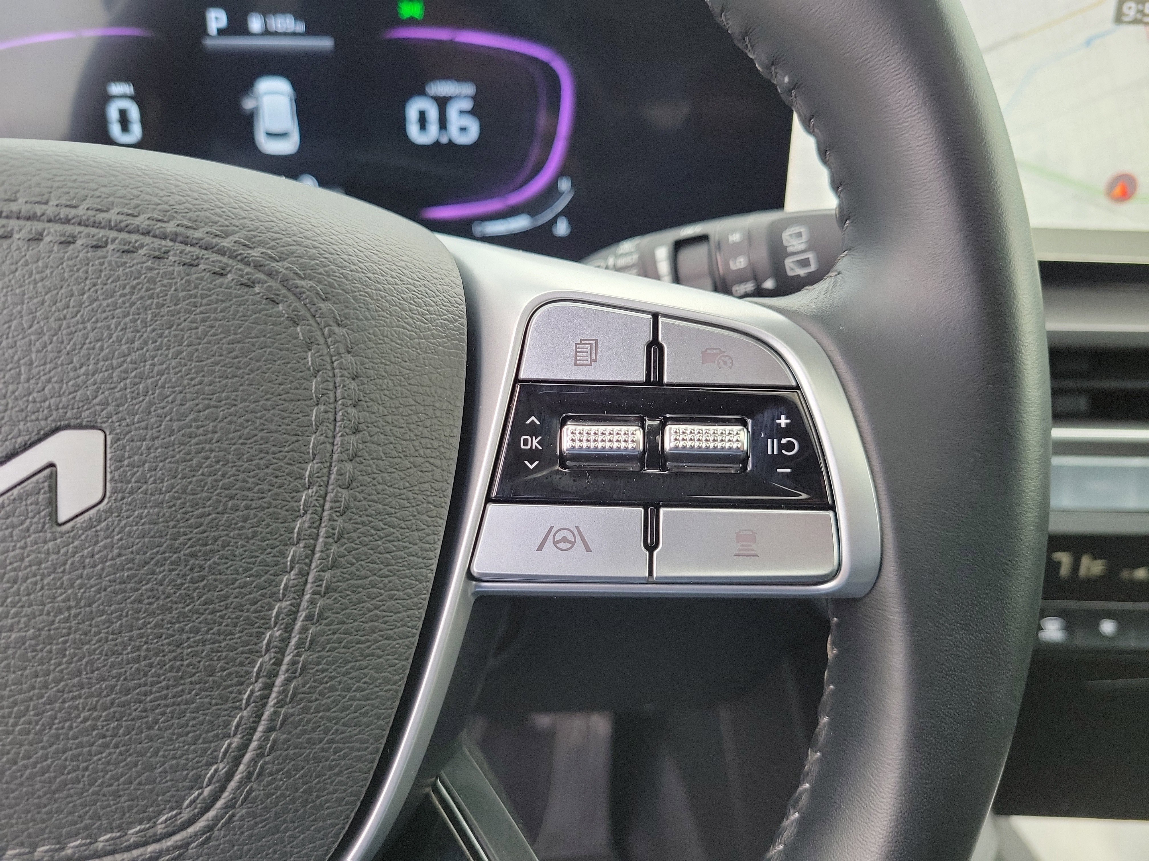 Used 2025 Kia Telluride S FWD image 25