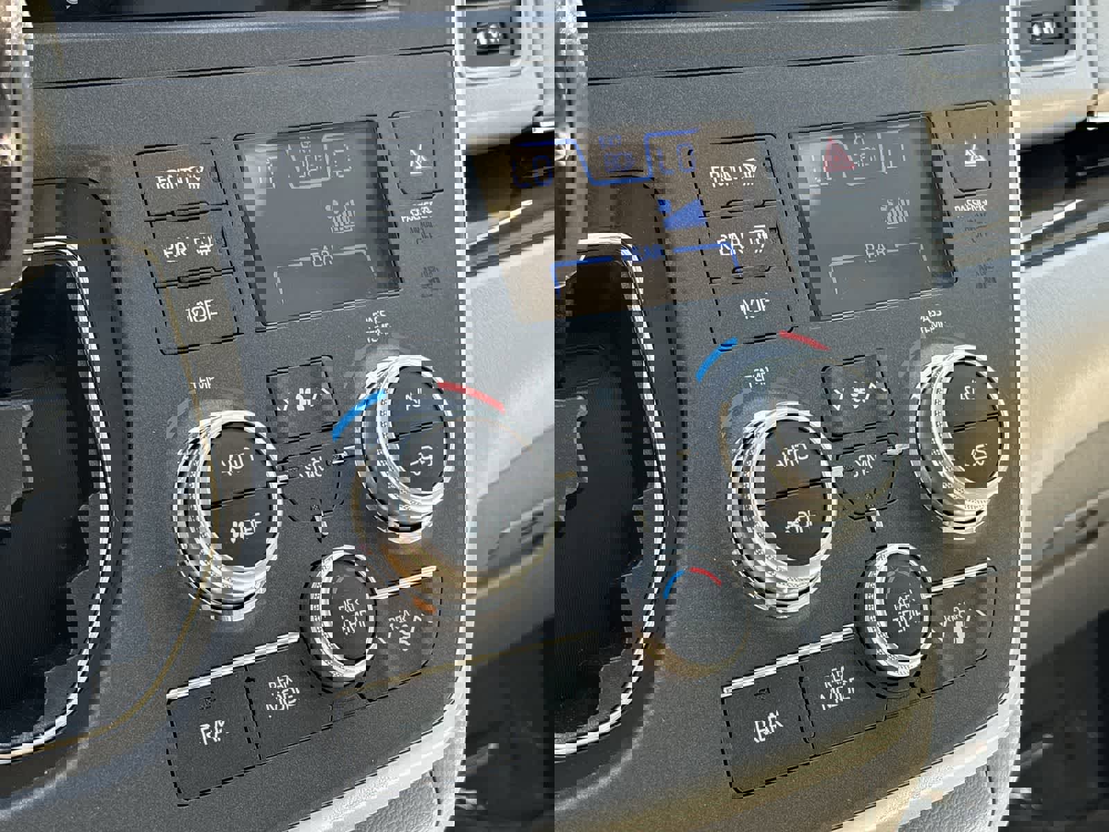 Used 2020 Toyota Sienna XLE image 24