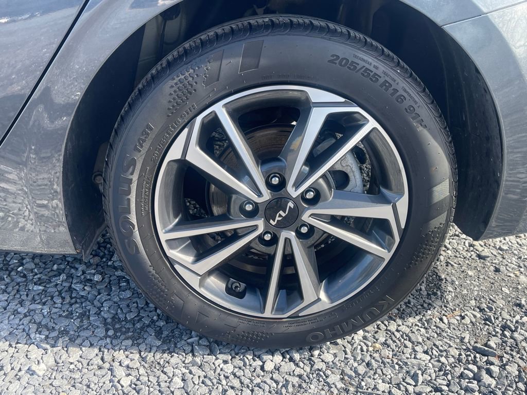 Used 2022 Kia Forte LXS image 12