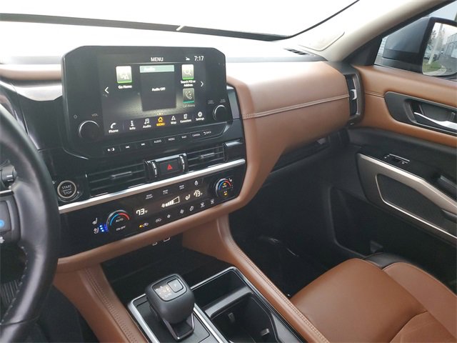 Used 2022 Nissan Pathfinder Platinum image 27