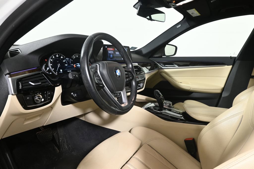 Used 2018 BMW 530i xDrive AWD/4WD image 4