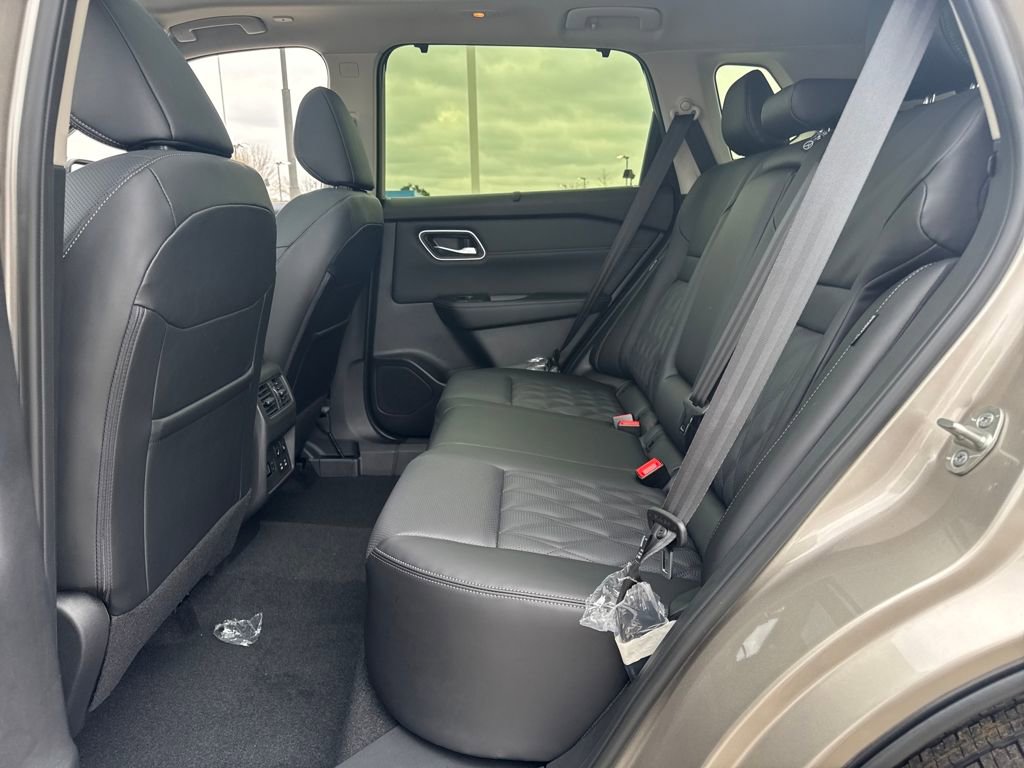 New 2026 Nissan Rogue Platinum image 12