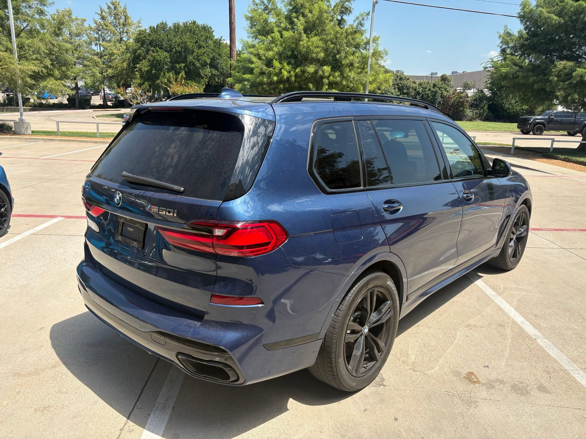 Used 2022 BMW X7 M50i w/ Dynamic Handling Package AWD/4WD image 4