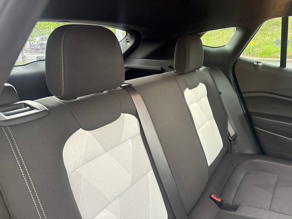 Used 2024 Chevrolet Trax RS w/ Driver Confidence Package FWD image 25