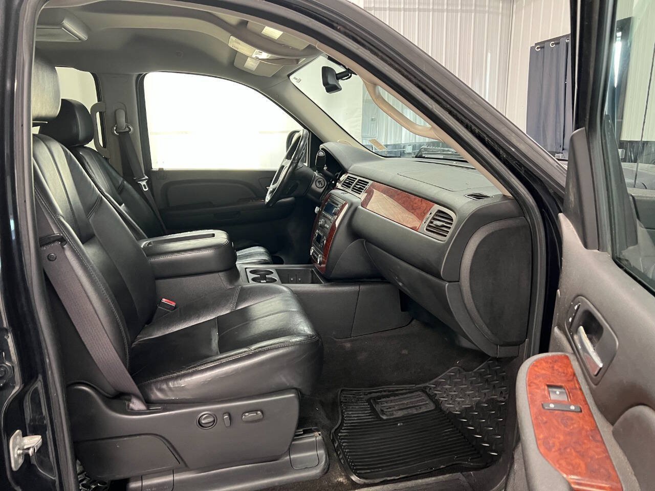 Used 2009 Chevrolet Silverado 2500 LTZ w/ Safety Package AWD/4WD image 11