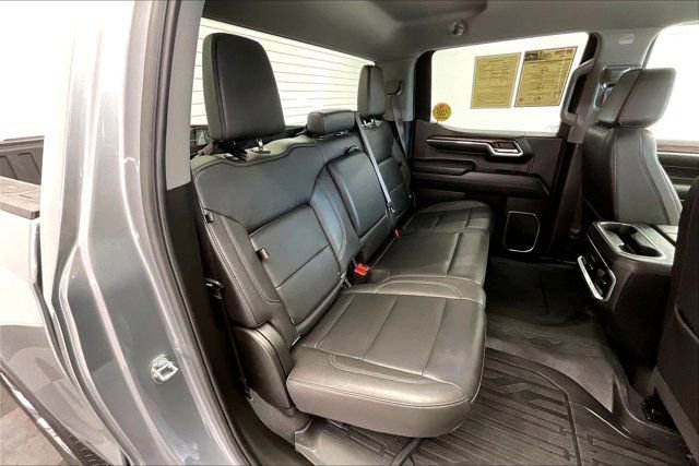 Used 2023 GMC Sierra 1500 SLT w/ SLT Premium Package AWD/4WD image 17