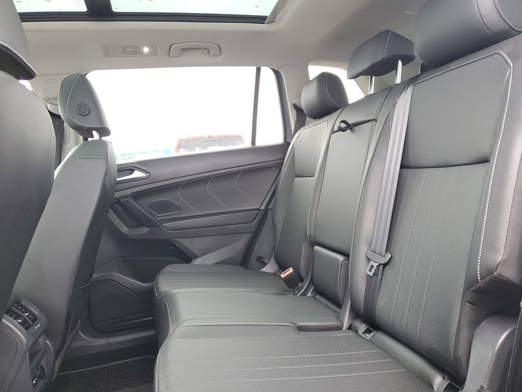 Used 2023 Volkswagen Tiguan SE image 26