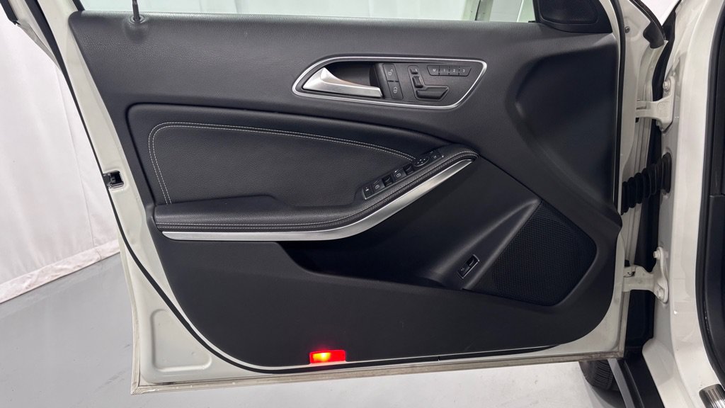 Used 2015 Mercedes-Benz GLA 250 4MATIC image 16