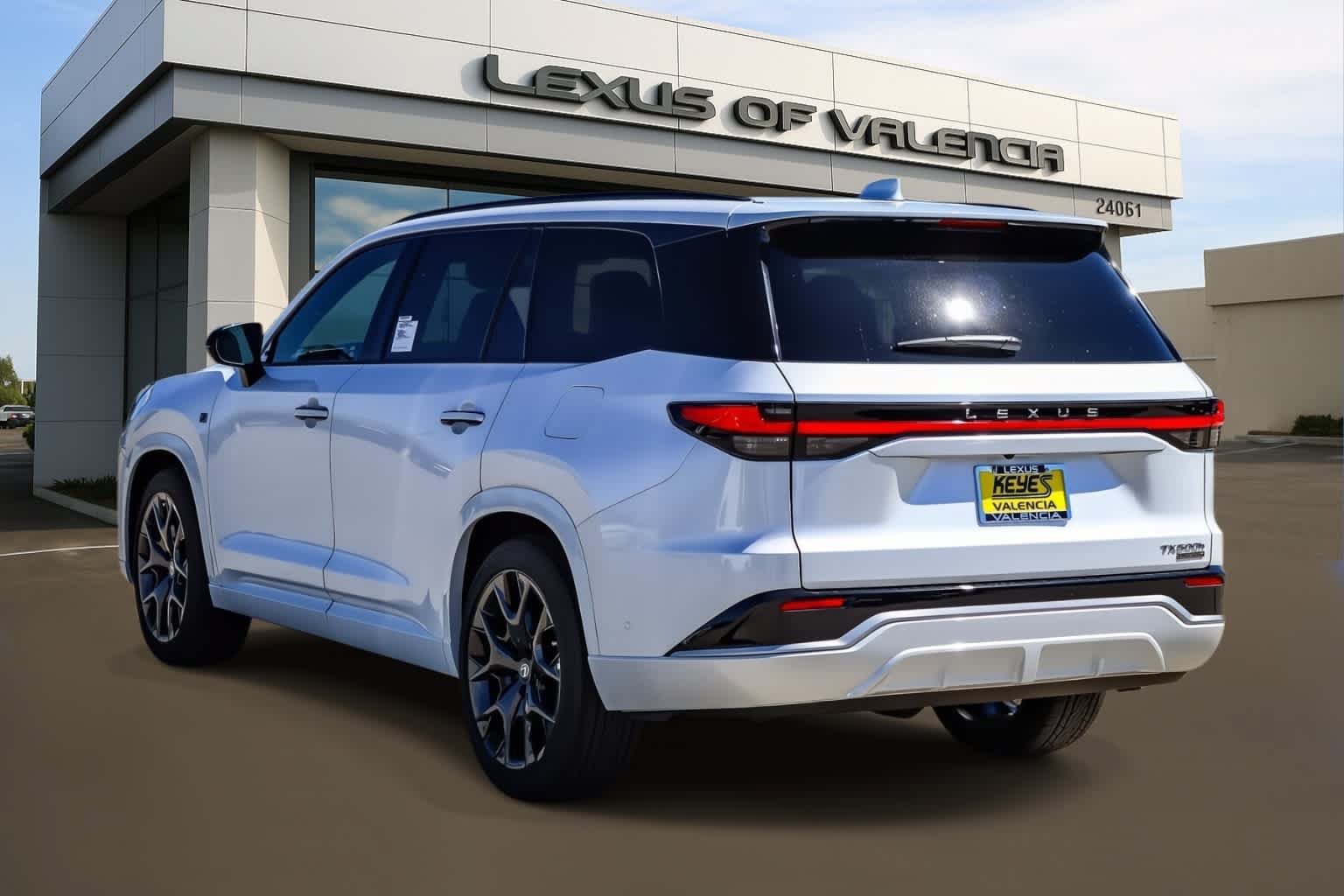New 2026 Lexus TX 500h AWD image 2