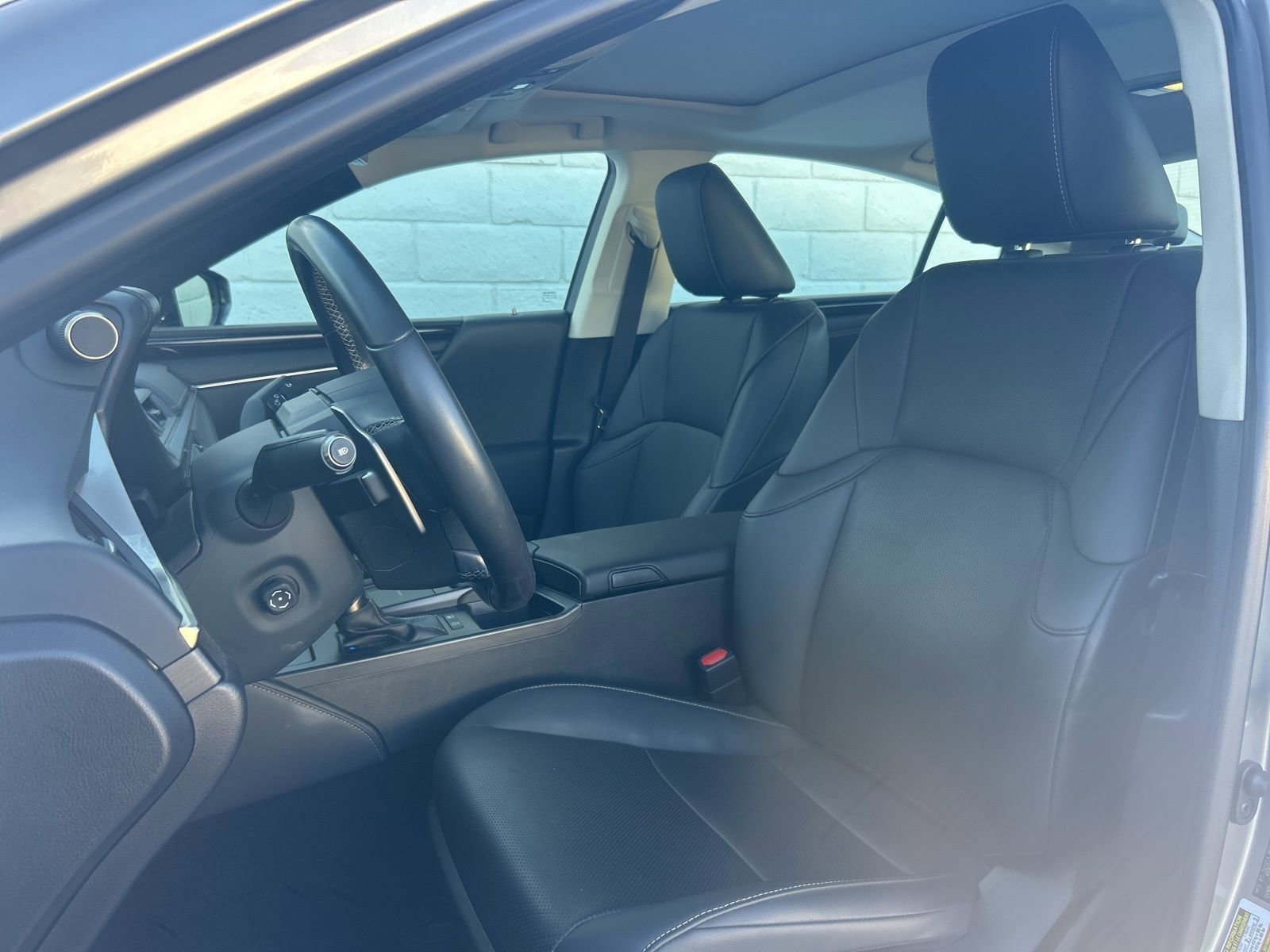 Used 2021 Lexus ES 300h w/ Premium Package image 9