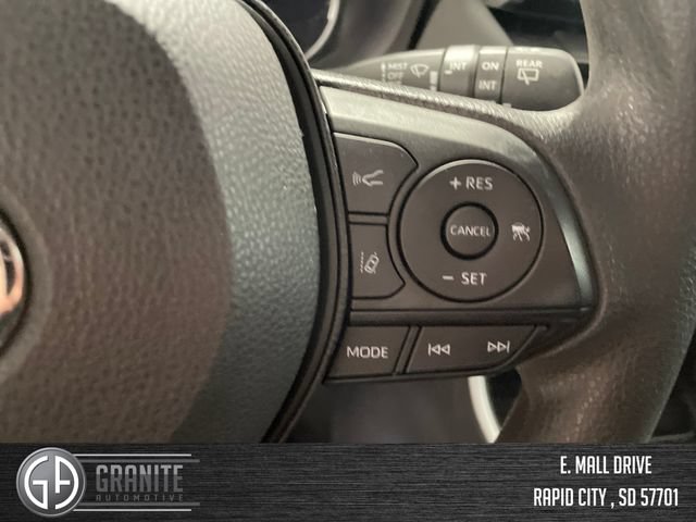 Used 2024 Toyota RAV4 XLE AWD/4WD image 32