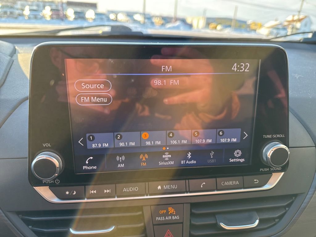 Used 2024 Nissan Altima 2.5 SV image 46