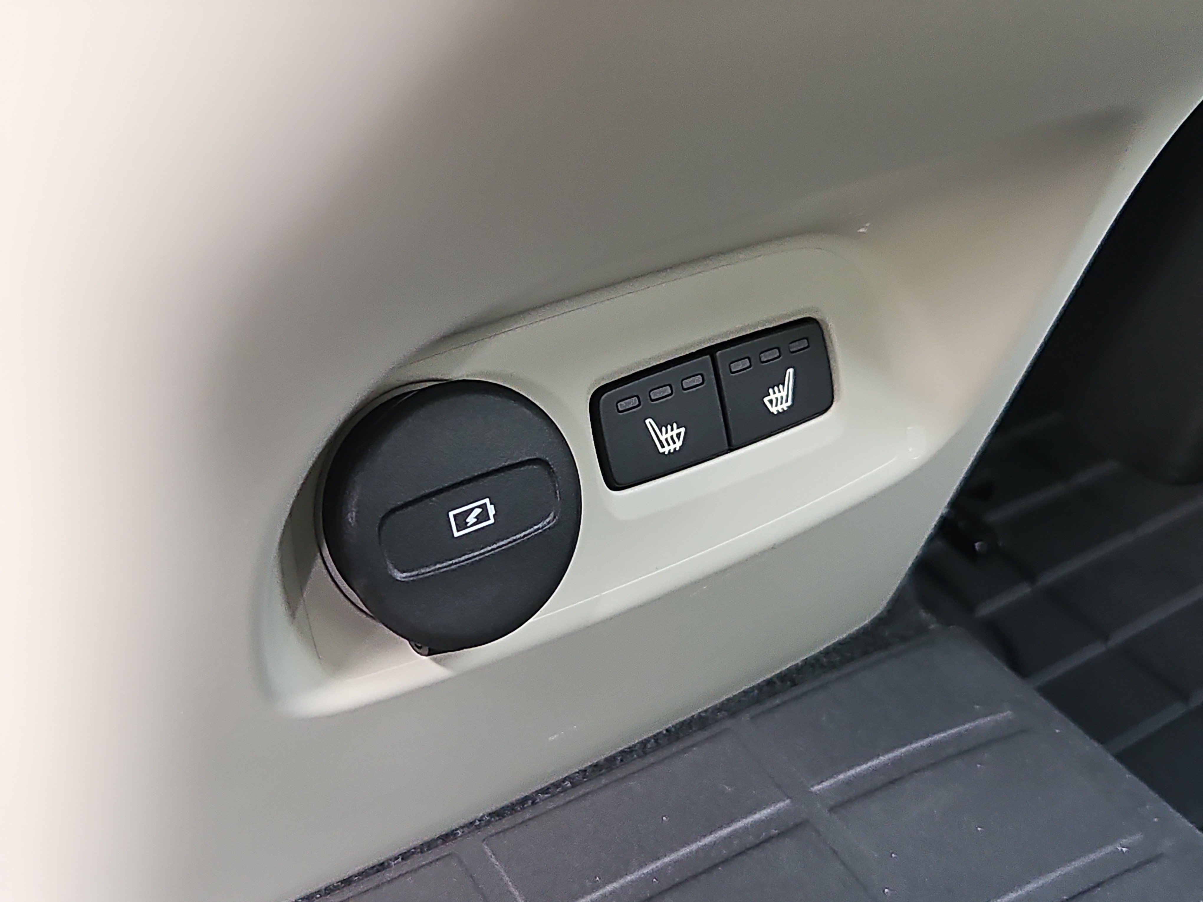 Used 2023 Volvo XC40 B5 Ultimate w/ Protection Package Premier AWD/4WD image 15