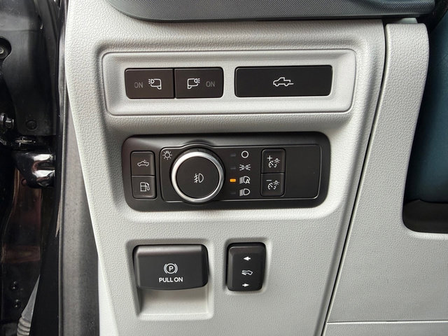 Used 2022 Ford F150 Limited image 20